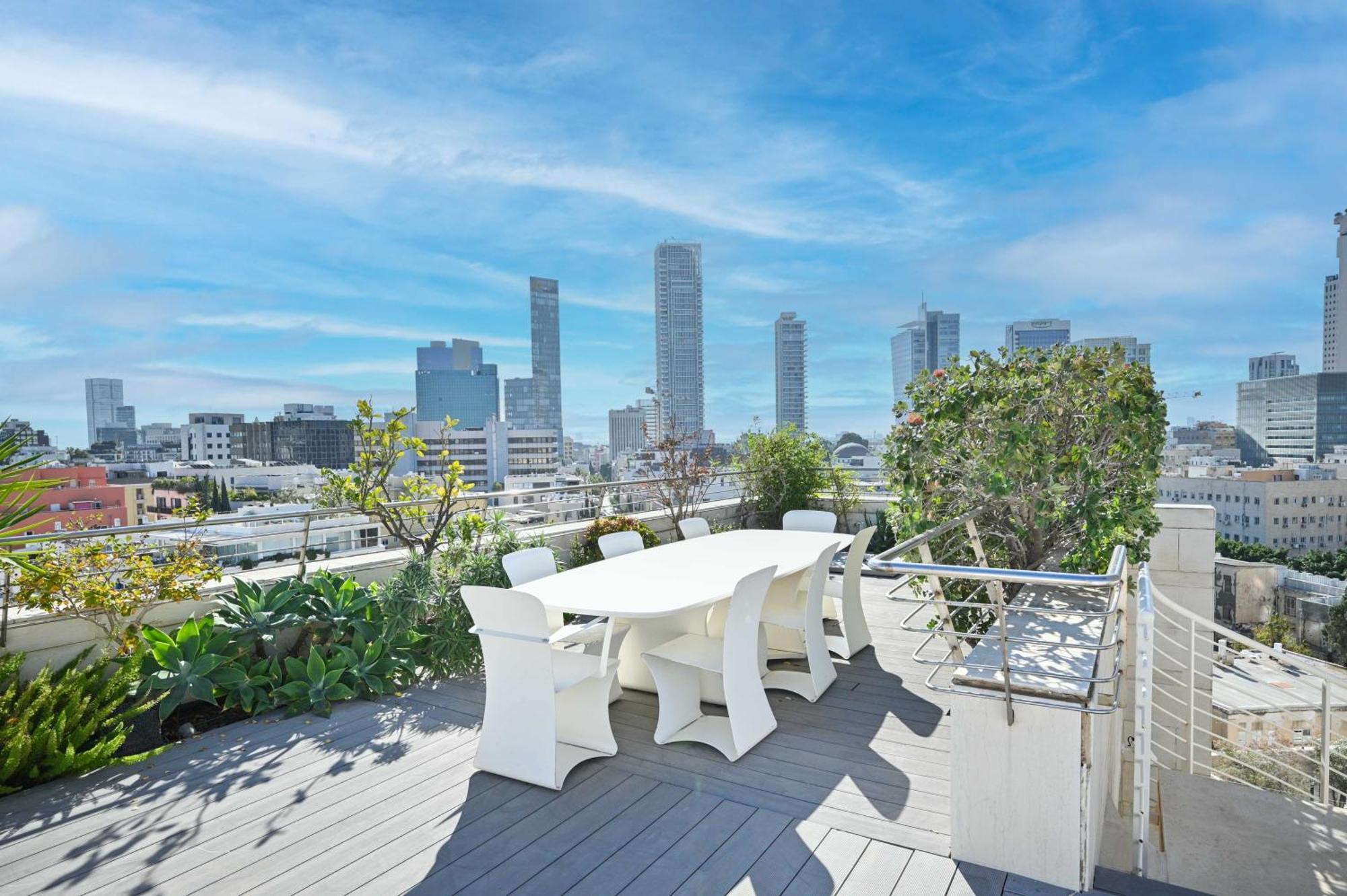 The Lounge Pool By Holyguest * Tel Aviv